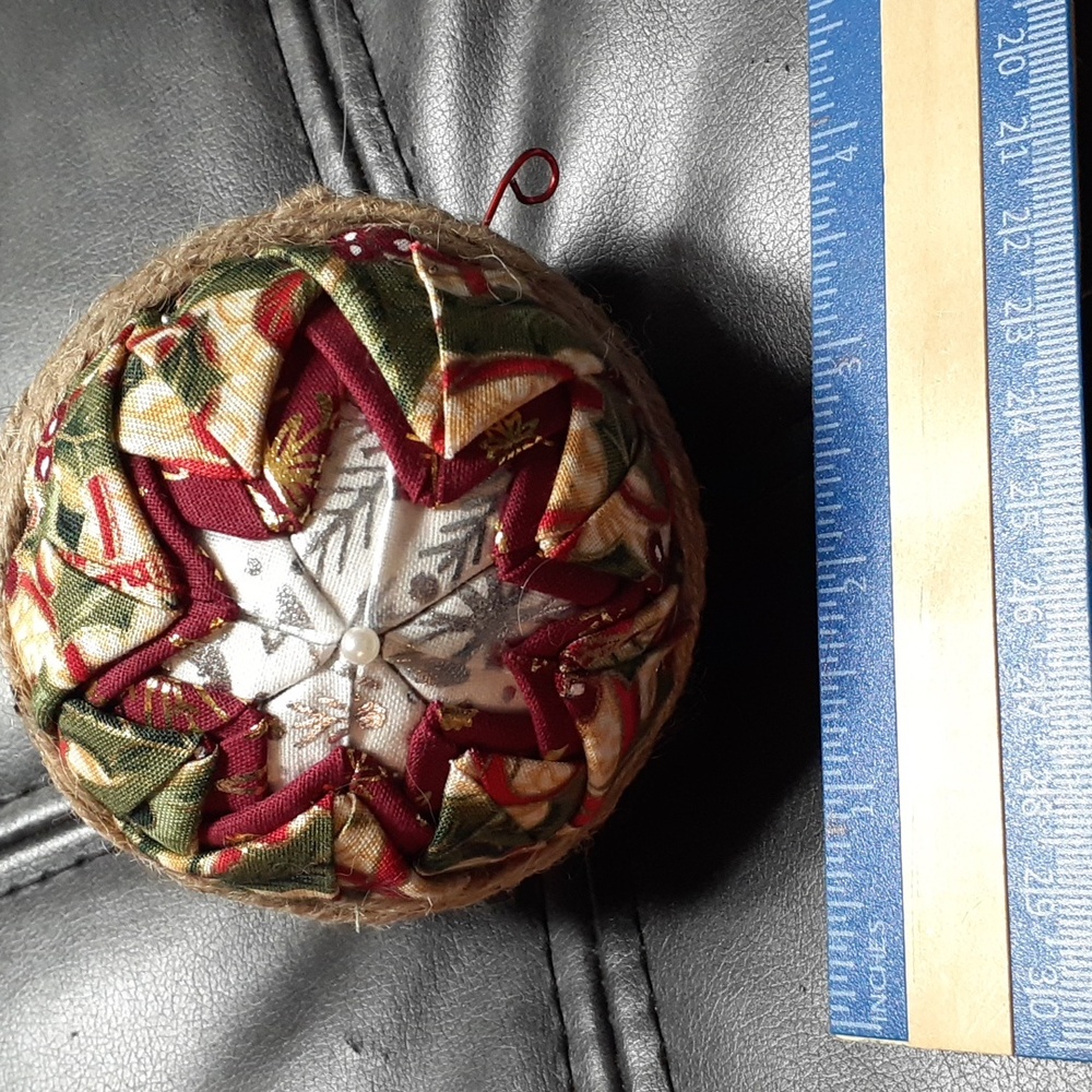 #7 NWOT Christmas Ornament 4"x4"